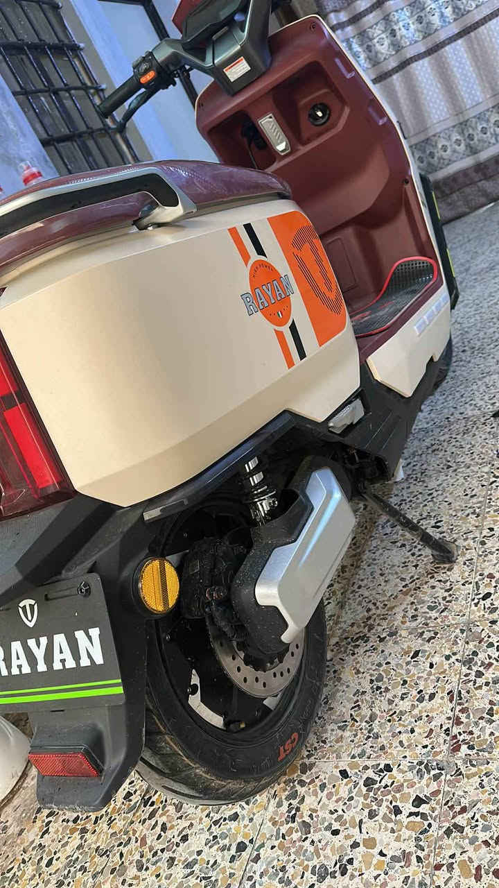 مكلف بنشر تفاصيل وسعر يم رقم صاحب دراجة  ***********
دراجة شحن ريان،VIP 
نظيفة جدا اخو جديد عنوان ايمن سرج خانة موصل, نينوى
