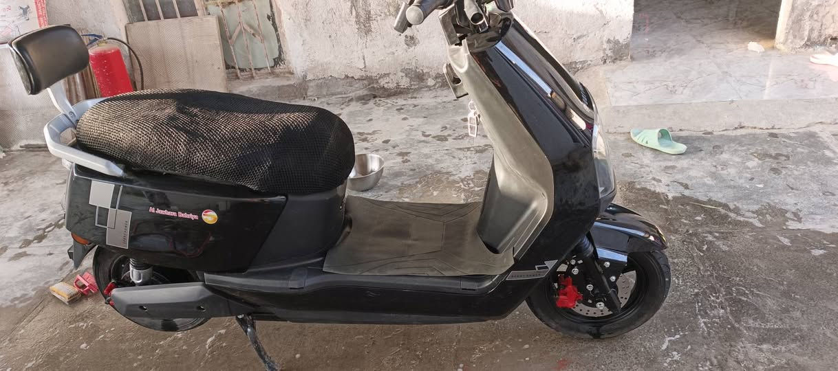 دراجه شحن موديل 2026 وتحمل 6بطاريات شحن
وبيهه تشغيل عن بعد وبيهه سويج 2.

مكاني بغداد الحريه شارع 30.

السعر 850. وبيهه مجال. وبيهه ضمان 3شهر من الشركه.
رقم الهاتف. *********** واتساب
