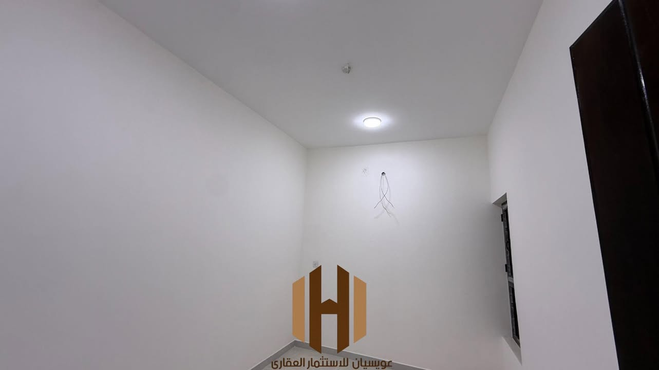 📢 شقق سكنية مميزة للإيجار – المشراق الجديد🤩🔥

فرصة رائعة للسكن في منطقة المشراق الجديد، شقق حديثة وموقعها جداً مرتب وقريب من شارع الوفود، مناسبة للعوائل الباحثة عن الراحة والهدوء.

🔹 تفاصيل الشقق:

* غرفتين نوم + صالة واسعة
* المساحة: 125 متر
* متوفر شقق أرضي + طابق أول
* بناية جديدة وغير مسكونة
* تصميم عملي ومريح للعوائل

🔹 المميزات:

* موقع هادئ ومرتب جداً
* قريب من الشارع العام والخدمات
* مناسب للعوائل بشكل مثالي
* سهولة وصول ومكان نظيف وآمن
* تشطيب جيد وبيئة سكنية مريحة

💰 سعر الإيجار: 800,000 دينار عراقي شهرياً

🔥 الطلب عالي والعروض محدودة 🔥
📈 يوجد المزيد من العروض والطلبات بكثرة

📞 للاستفسار والتواصل:
***********
