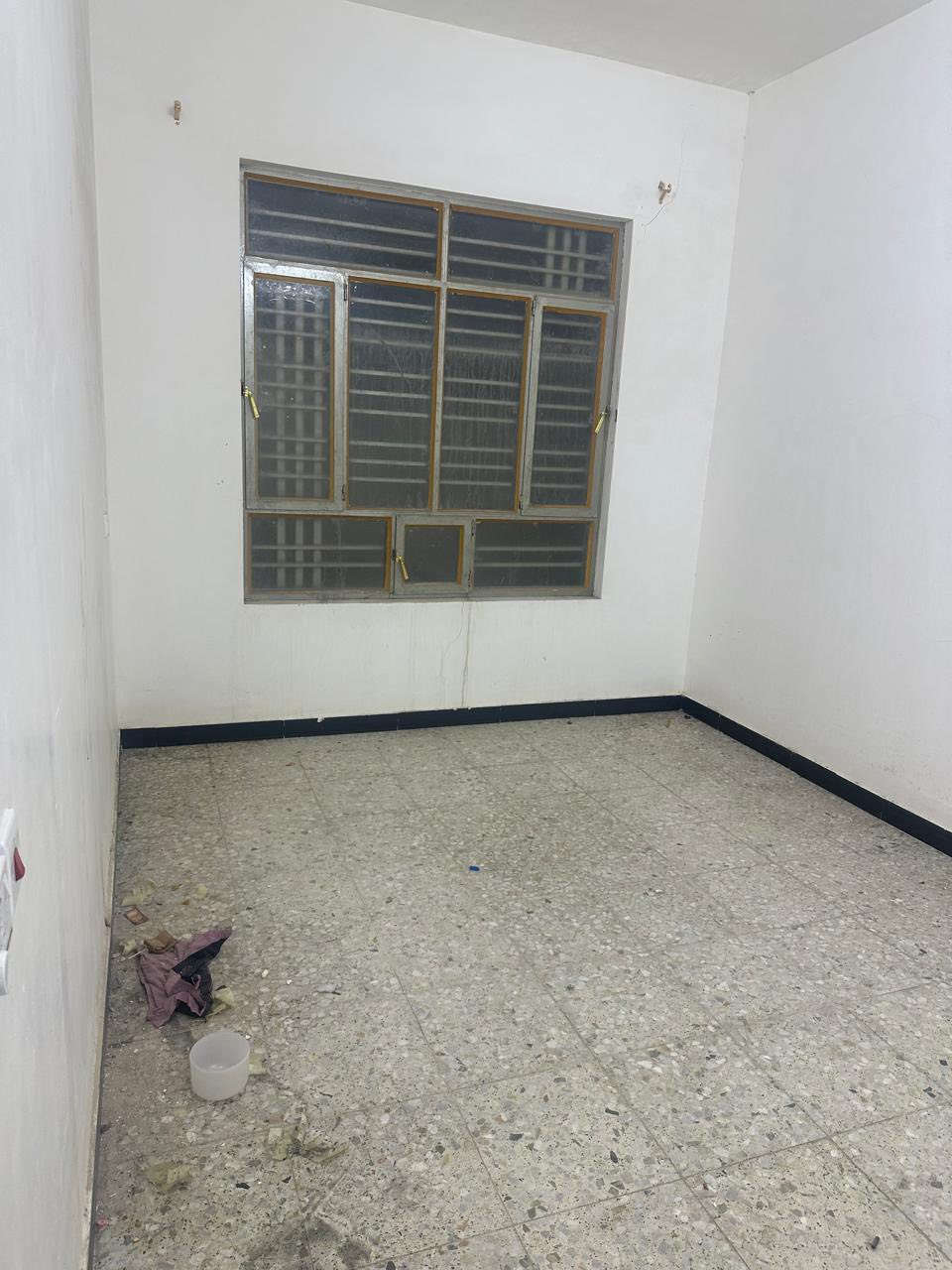 السلام عليكم بيت للبيع موقع بيت الدوانم طابو زراعه بناء جديد مساحه 100 متر واجه 8 نزال 12 نصف بناء بي هول مطباخ خدمات غرفه طابق الثاني 2 نوام مرجعه مع مكتب البراق شارع ضغط *********** معتز
