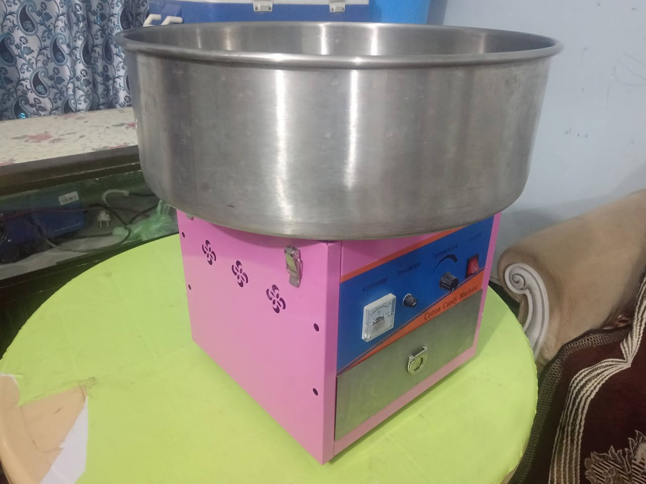 مكينه شعر بنات نضيفه كلش السعر 50 الف وتوصلك لباب بيتك اذا انتَ بل فلوجه واتساب فقط ***********
