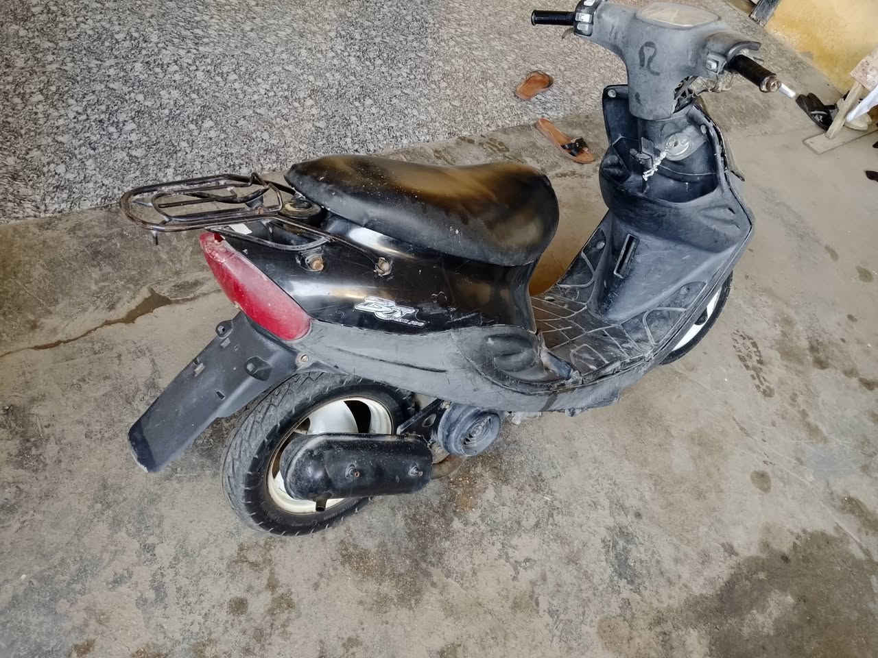 السلام عليكم دراجة للبيع شغالة نكره السعر 150 وبيها مجال ***********
