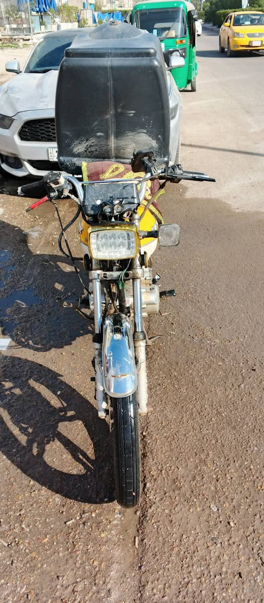 السلام عليكم دراجه للبيع ايراني الدراجه بها تقطيع السعر 400 وبيها مجال***********
