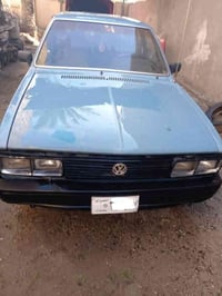 سياره برازيلي موديل 86 بلاديه بدون صبغ  سعر ٣٥ وبيه مجال للاتصال 07901...