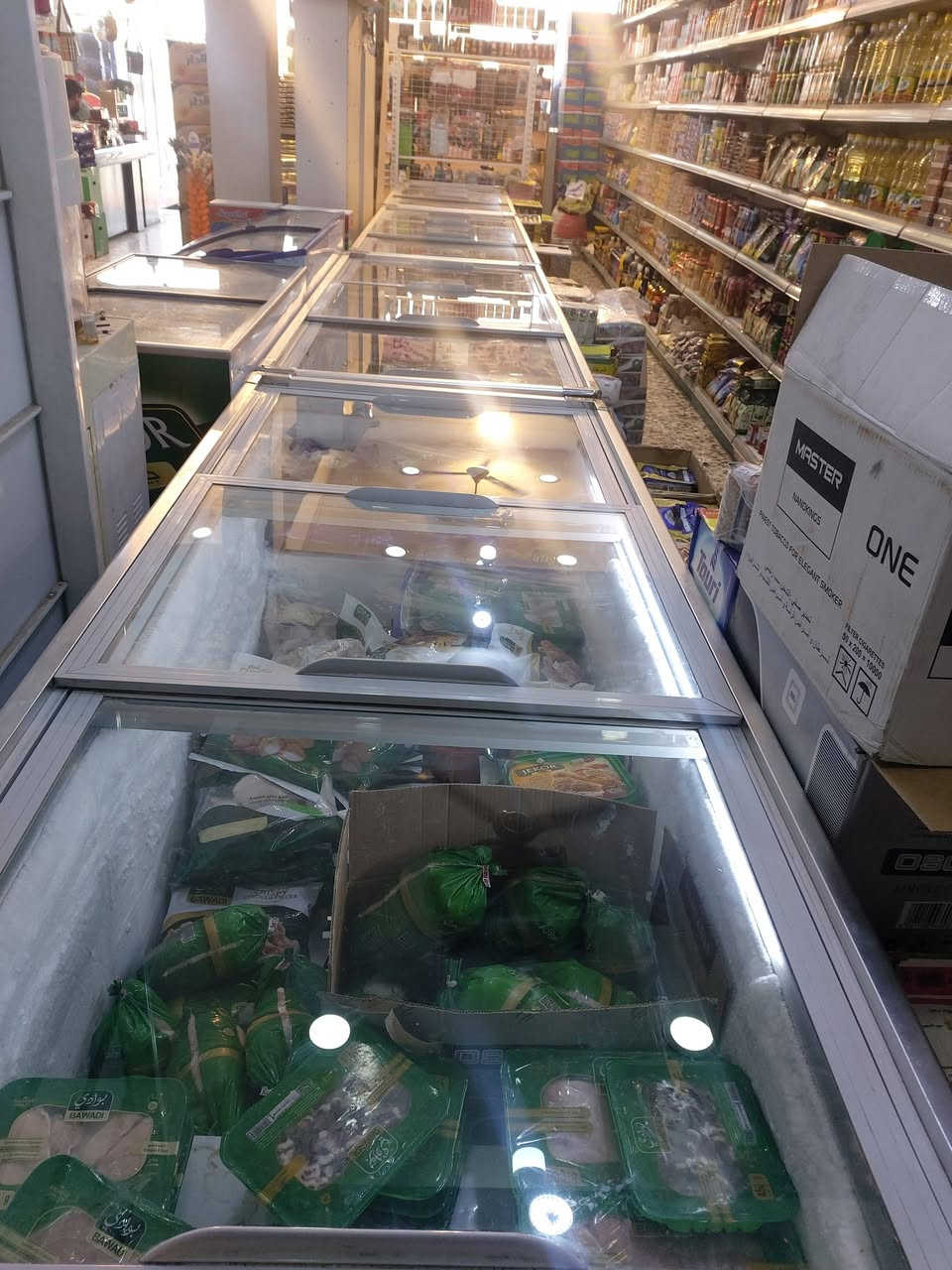 السلام وعليكم ماركت البيع متكاملة بغداد الحسينيه مدخل الحمل مع مولد كاتم 260 امبير ***********
