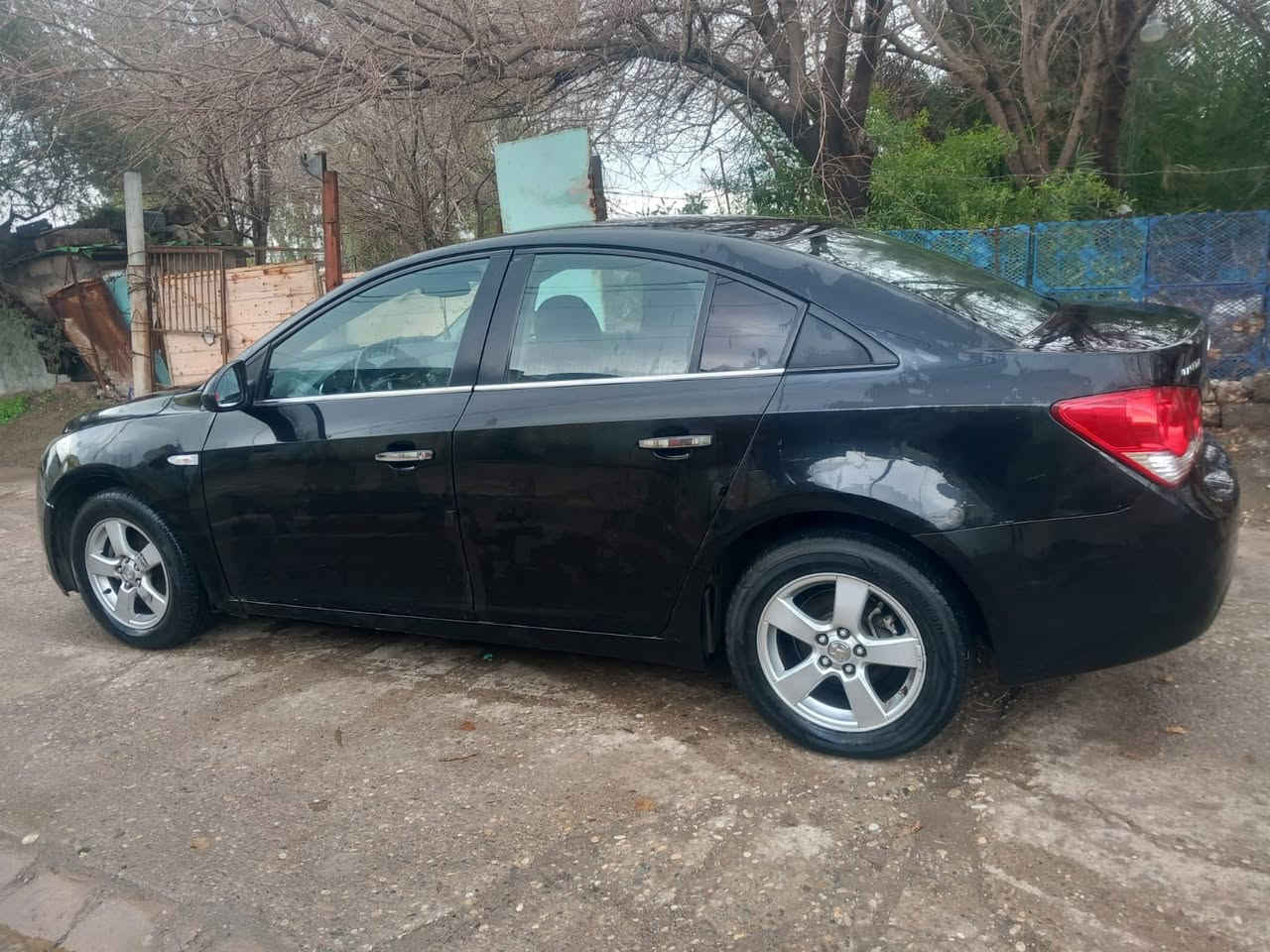 اسلام عليكم     كروز دايو موديل 2009 شرط التحويل كابون بانزين ورقي رقم دهوك مصطره بيها اربع قطع بخ اثر جراد شرط بلا دواخل او معجون السعر 68 وبيها مجال حك الجيه ملاحضهغير متواجد عل فيس *********** بي واتساب
