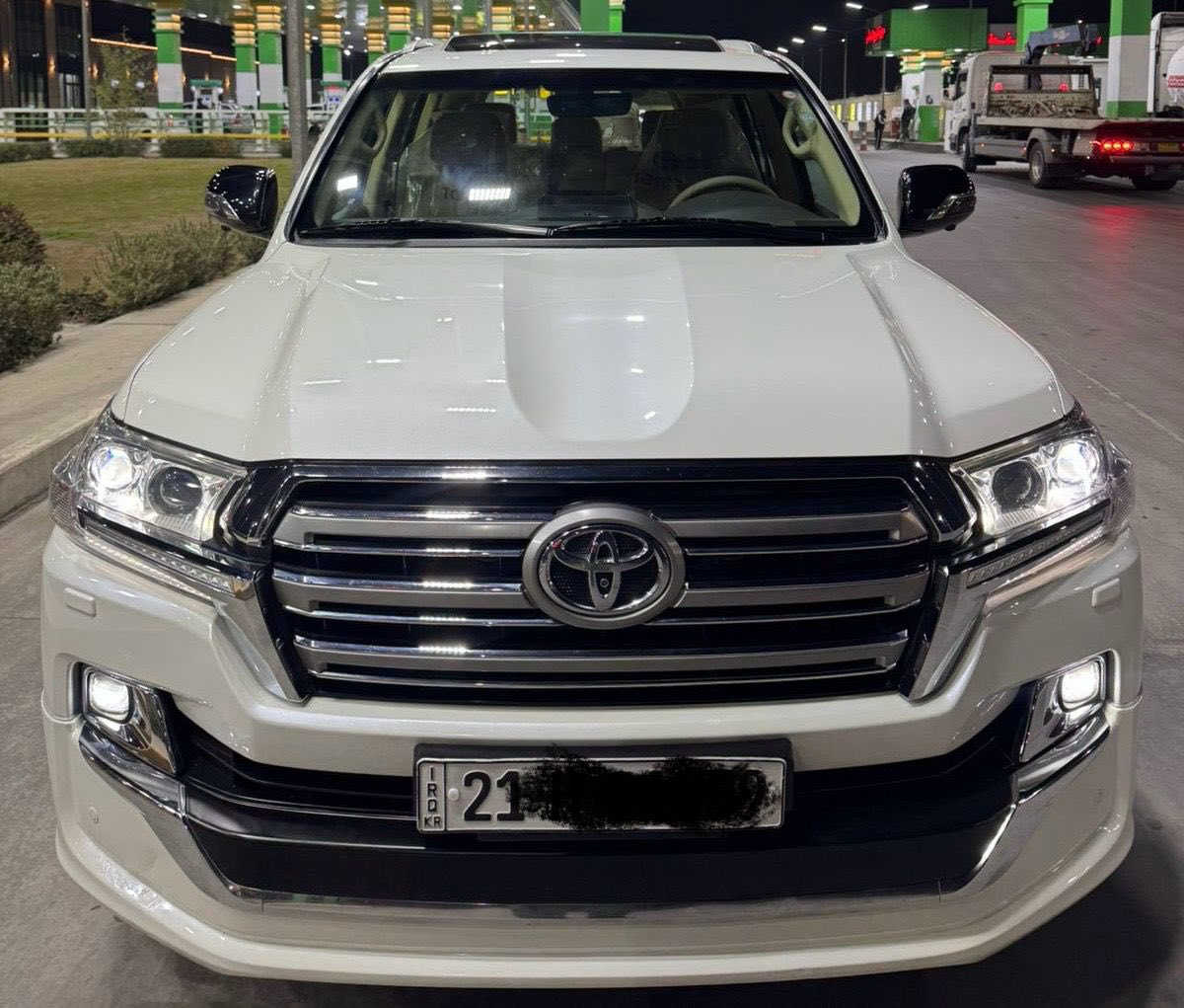 السلام عليكم لاندكروز 2017 فطيم اصل مكفوله ✅
فقط بارد بسيط بالباب وره الصدر وممبين السياره 
جديده جدا 8 ايرباك دبل كرسي كهرباء 5كامرات 
سلايد روف 3شاشات دبل ماوس مكينه 8سلندر 
حجم 4.6 تخم تاير جديد ترايها جديد وناعم 
ماشيه 90 الف حقيقي السياره بالحقيقه احلى
من الصور رقم سليمانيه تحويل مباشر اخوان 
السعر 485وبيه  مجال للمشتري مكان السياره  
بغداد كريعات اي استفسار ***********
