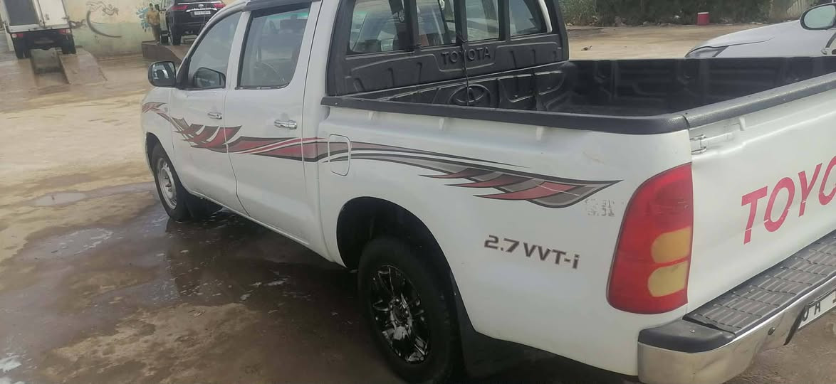 للبيع تيوته هايلوكس ٢٠٠٩ رقم قادسيه تحويل ثاني يوم شاصي  19 السياره بيها تجيه مصبوغه عام محرك كير حداديه جديده خير من الله /السعر ١٢٠ وبيهه مجال مكان السياره بابل جبله الاستفسار ‏‪***********‬‏
