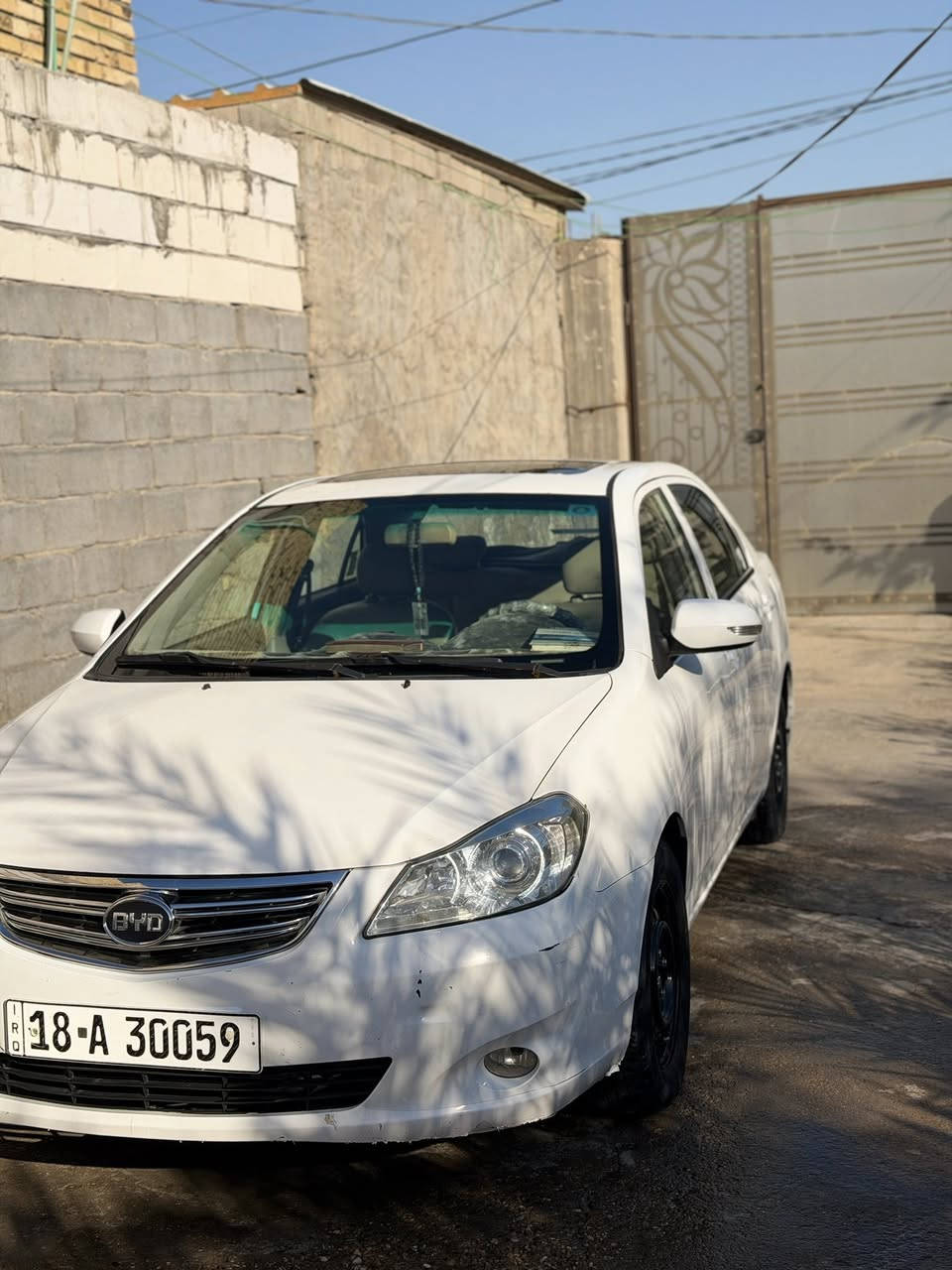 يالله اللهم صلي على محمد وال محمد سياره BYD(2013)مكفوله من الضربه والصبغ فقط الجاملغ الي موضح امامكم والسونار هم امامكم محوره كير ومكينه كورلا المرغوب ١٨٠٠ حداديه جديده تايرات جديده تبريد شغال ثلج السياره بأسمي سنويه لل٢٨. والسياره بعد احلا من الصور السعر ٦٥ وبيه مجال للتواصل ***********  او تفضلو خاص
