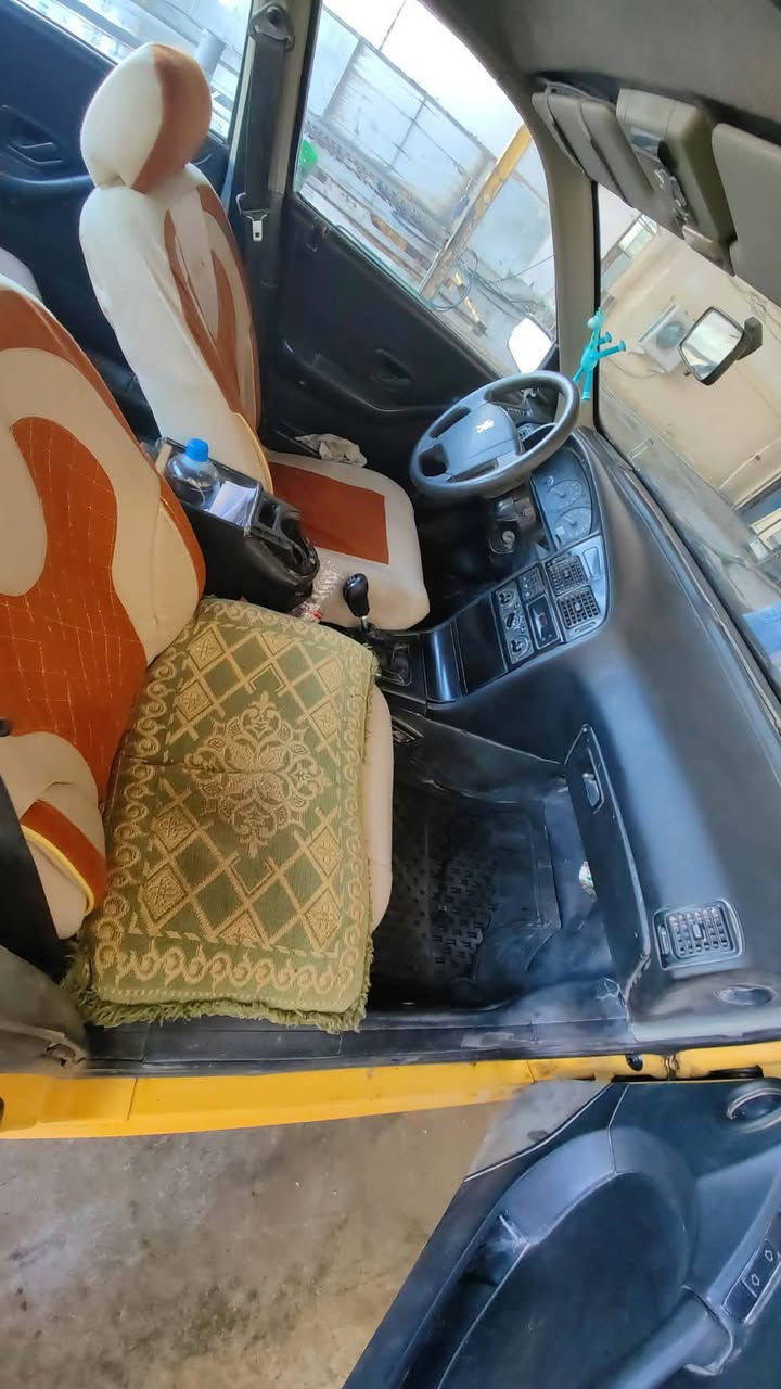 السلام عليكم سلام عليكم بيجو 2010  GLX 405  هزة جديدة لوحات انكليزي هيئة وغرامات مصفرهة
كير محرك مكفول صدر امامي جديد تخم تايرر
تجي وتشوف بعينك قبل شهر حولتهة بسمي وهزيتهة  سيارة 28 وبيهة مجال 
***********
