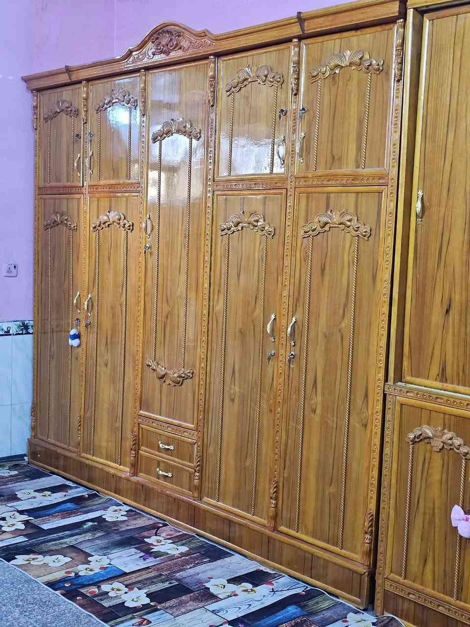 السلام عليكم كنتور تفصال + بوفيه ام السجه مثل ما موضح بل فيديو العنوان بغداد المعامل الحسينية ***********
السعر 1300
