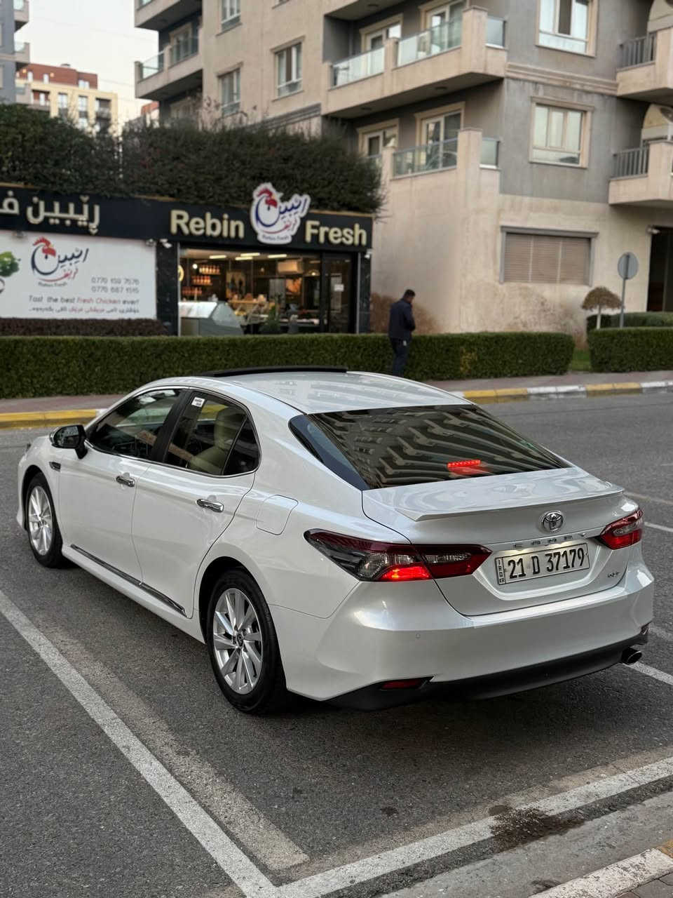 Camry 2023 GLE+🔥
سفري شةريكةي جيهان 
گير و مةكينة و كارةبايات بةشةرت
بي بوياخة 
دوو پيدي ئاري بچوكي هةية
فوول مواسةفاتة 
دوو كوشن كارةبا 
وايرليس چارج
كوشن جلد
پةردة
75 km روشتووة
سعر 253 معامةلة
شوين سليماني 
0770 777 5558 شربازهير, السليمانية
