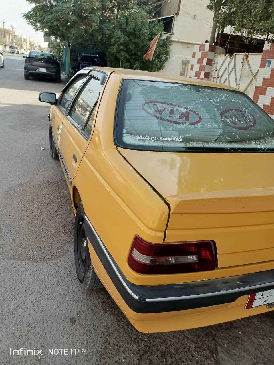 السلام عليكم متوفر سيارة بيجو بارس ٤٠٥  موديل ٢٠١٦ محرك و كير خير من الله تبريد فول تخم تاير جديد حداديه ٥٠٪  السعر ٣١ ورقه + كهربائيات جديده و لايت زنون 
العنوان البصرة شارع كازينو لبنان 
الرقم : ***********
