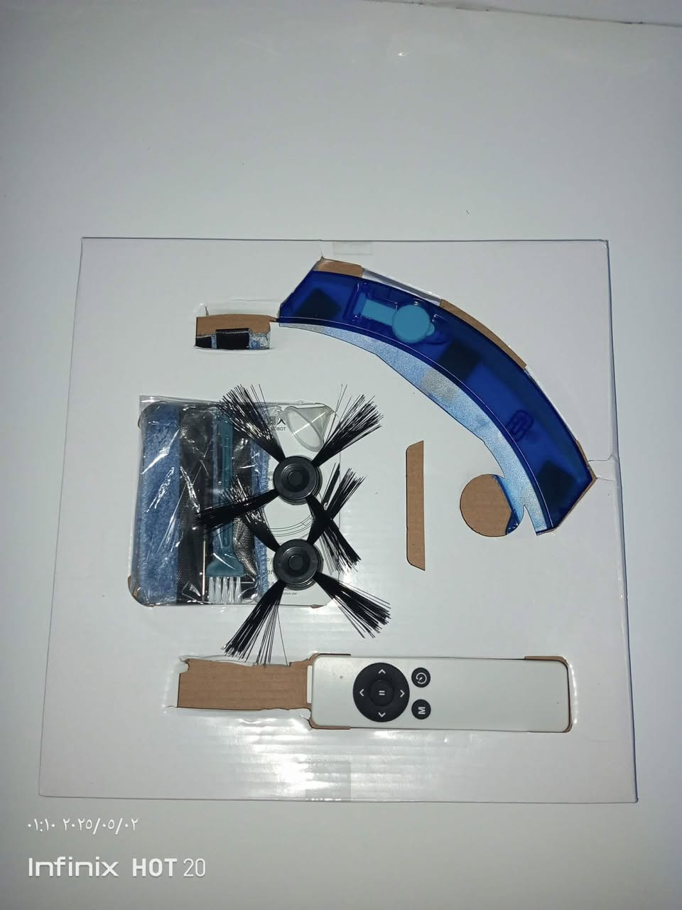 گسکی ڕۆبۆت لۆک لۆک بەکار نەهاتوە  حەجمی گەورەیە فول فولە بەوای فای ئیشەکات بەرنامەیە کۆنتڕۆڵە  حاسەیە  
نرخی گونجاوە   بالەیە  ***********
