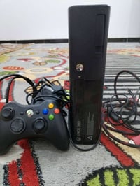 اكس بوكس 360 مع كامل الملحقات ويحتوي الهارد علئ 25 لعبه والسعر 135وبي ...