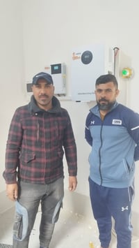 طاقة شمسية • ألواح ٦٢٠ واط ×٥ • ناحية الرياض