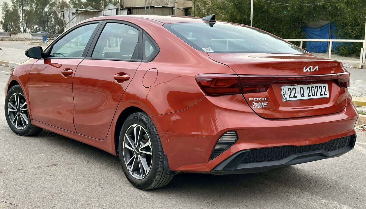 #شركة_ربيع_الامل 
🚨طبعاً العروض مالتنة ما تخلص🚨

2023 KIA FORTE, LX

✈️وصول كيا فورتي موديل 2023✈️

💸السعر  145 💸

‼️حادث السيارة جاملغ وباب فقط موضح بالمنشور ‼️ 

‏✨ مميزات السيارة:
‏
‏محرك اقتصادي و أداء ثابت 2000 دوش 
 
متصل بناقل حركة من 8 سرعات
‏
‏ناقل حركة اوتماتيك
‏
‏نظام تكييف فعّال
‏
‏شاشة وسطية  مع كاميرا رجوع
‏
‏تصميم داخلي أنيق ومريح
‏
‏مواصفات عالية الجودة من شركة كيا العالمية
‏
‏📍موقعنا على googel map ,  ويز

استخدم Waze للقيادة إلى Baghdad - بغداد: https://waze.com/ul/hsvztkn5yx

‏
‏📞 للأستفسار عن العروض الجديدة الأتصال : 
‏
***********☎️
☎️ ‭***********‬

الارقام متوفرة واتساب‏
‏
