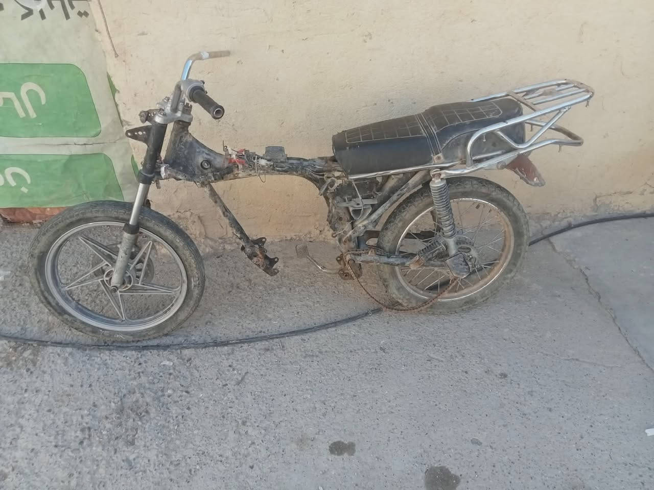 شاصي كلشي ما بي لا لحيم ولا فطر للبيع دبلات شغله وياله كلشي ما بيهن  ينفخن ب50وبيهن مجال حك الجيه مكاني بغداد الزعفرانيةة ***********
