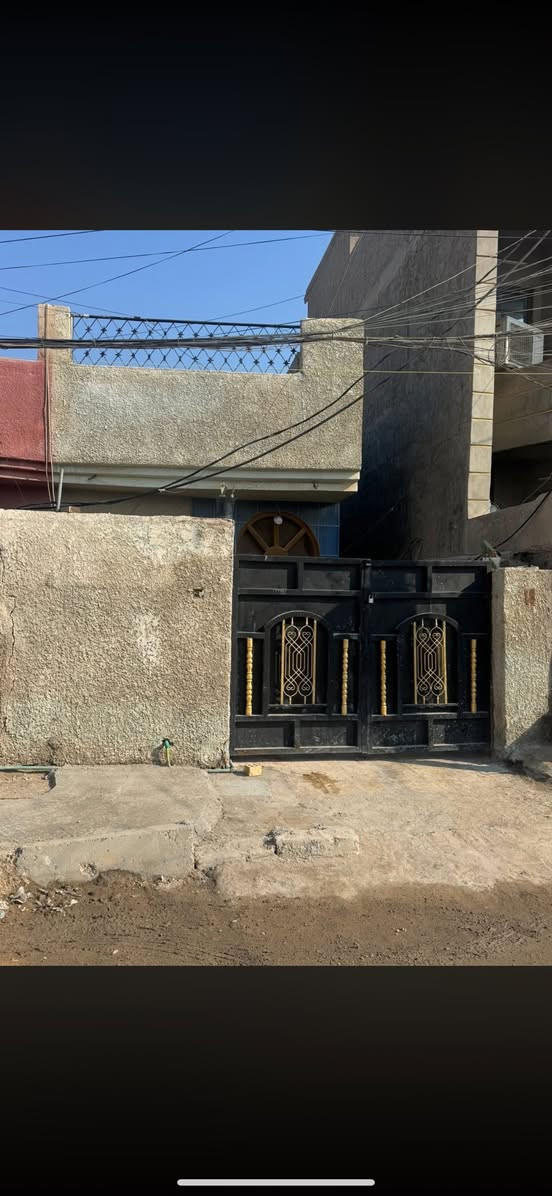 يا الله السلام عليكم
يوجد لدينا بيت 🏡 للايجار طابقين
المساحه : 100 متر قرب حسينيه الزهراء
محتوياته: 2 نوم ومطبخ وصاله وحمام وخدماته السعر 400 قفل 🔐 
للاستفسار: ***********
تصوير خاص
