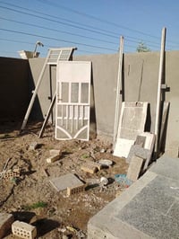 ابواب حديد ثنين كل واحد مع جرجوبه نظيف جدا اخو الجديد سعر الواحد ١٠٠ ا...