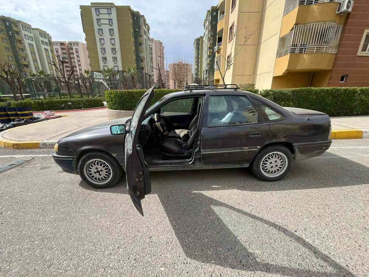 اوبل فكترا موديل 1992
صبغ عام
سنويه ورقم وهزه جديده سياره باسمي
محرك حجم 20
كير جديد
تراي وين متريد
تبريد شغال ثلج
كوبون بانزين
بطاريه وتايرات جديده
ويل كب الماني مو صيني
سياره بيها بعض نواقص بسيطه
مكان السياره موصل
للتواصل ***********
سعر 40 موصل, نينوى
