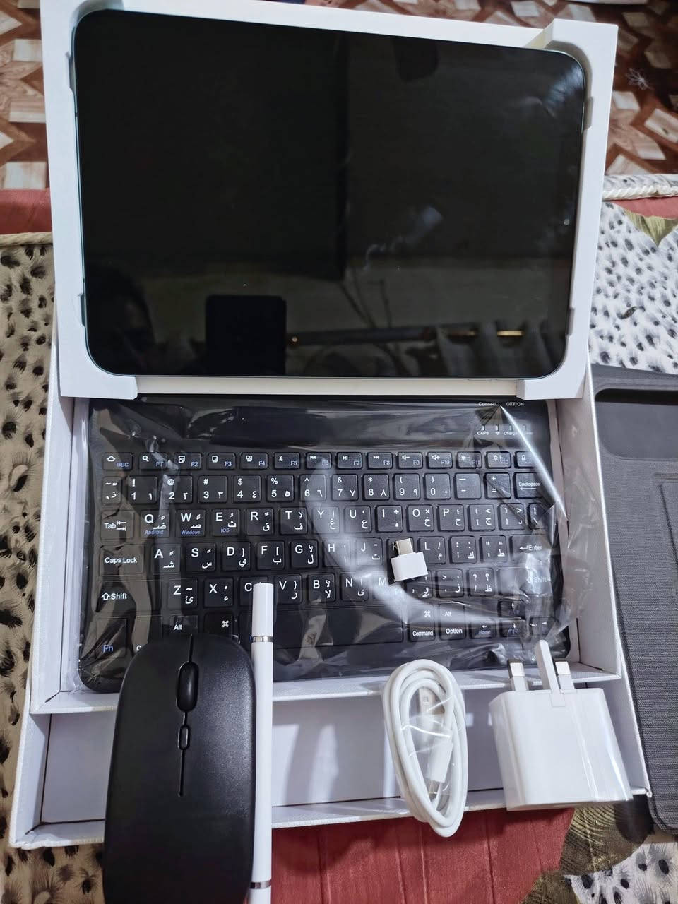 السلام عليكم 
تاب G 17 pro
شرط جديد مامستخدم
يحتوي على موس
وكيبورد واير ليس
وقلم كتابه
الذاكرة 1 تيرا بايت
الذاكرة العشوائيه 16 
دبل سيم كارت 
يدعم 🔋⚡ شحن تايب سي
البطارية🔋10000 ملي أمبير 
السعر 140 ألف
بغداد الحريه واتساب ***********
