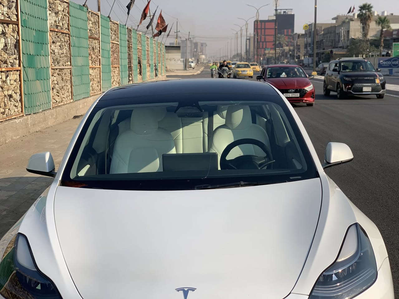 Tesla model 3 

 2023 
لون اليض داخل ابيض.

حادثە خفیف و بدون ایرباگ صندوق و الجاملغ فاتحي بامريكا
‏
.
سعر سیارە 173$ و بي مجال

*********** 
.
