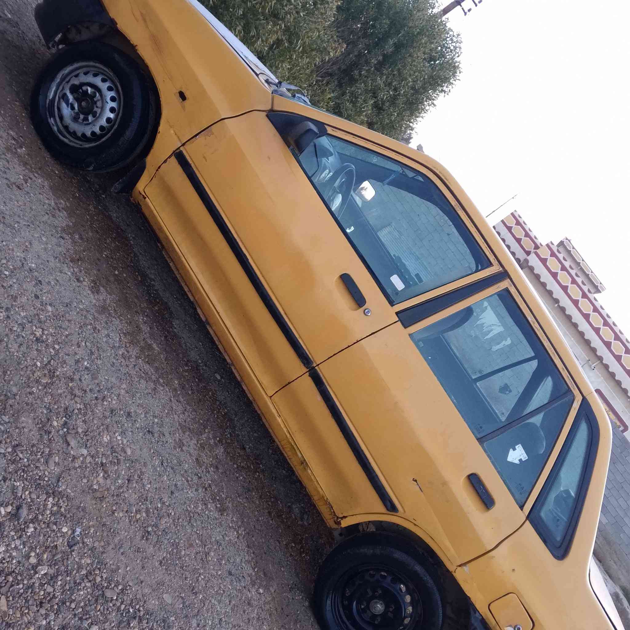 سلام عليكم سايبه 2013 رقم بغداد السياره نضيفه كهربائيات كامله صدر نص عمر تايرات اماميه جديده سنويه بعدهاماصاقطه وبسمي السعر 16وبيها مجال حك الجيه الاستفسار‪‏‪***********‬‏
