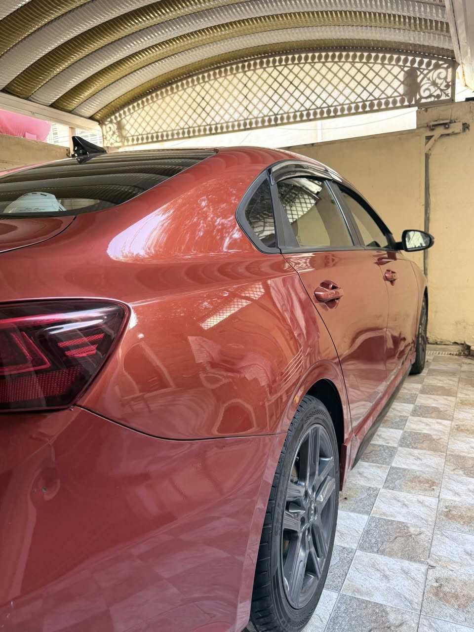 � للبيع كيا فورتي GT-Line موديل 2021
* الموديل: 2021
* Mod Drive
* النوع: كيا فورتي GT-Line
* المحرك: 2.0 لتر
* القوة: 147 حصان
* ناقل الحركة: أوتوماتيك CVT
* الدفع: أمامي
* اقتصادية جداً بالوقود
* كاميرا خلفية
* شاشة مع بلوتوث
* تحكم بالمقود
* مثبت سرعة
* حساسات وأنظمة أمان
* السيارة بحالة ممتازة وخالية من المشاكل
* جميع الصيانات منتظمة * اللون: ماروني مميز
* الممشى: 65 ألف ميل 
* كير أوتوماتيك
* اقتصادية بالوقود
* السيارة بحالة جيدة وجاهزة للاستخدام
* صيانة منتظمة
* لا تحتاج أي مصروف 
&حادث السياره بنيد فقط ومبدل صوره الحادث موجوده للي يشتري 
� السعر المطلوب: 14,000 دولار وقابل للتفاوض بالمعقول 

من يشوف السيارة على الطبيعة يعرف قيمتها

� للاستفسار والتواصل على الخاص
***********
