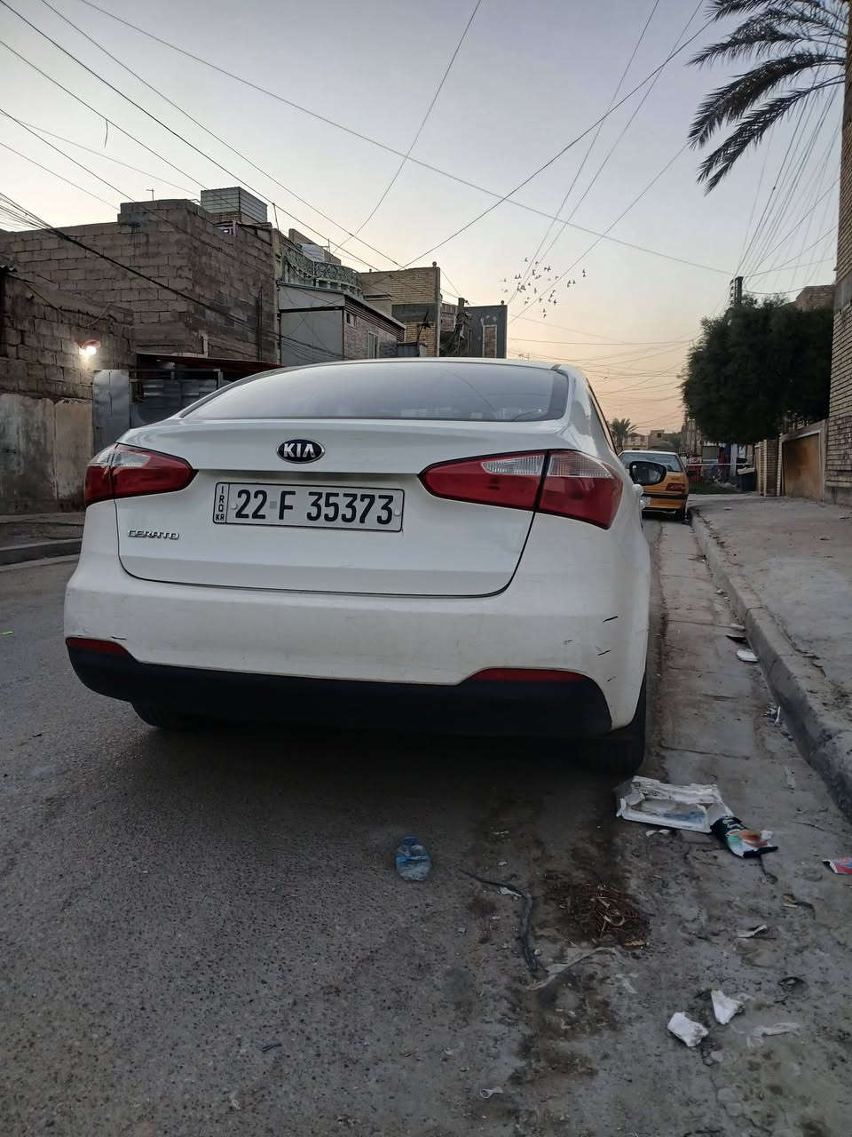 السلام عليكم سيراتو موديل ٢٠١٤ بيه قطعتين صبغ رقم اربيل الجديد هزه جديده باسمي عنوان بغداد الحسينيه السعر ١١٥ وبيه مجال موبايل ***********
