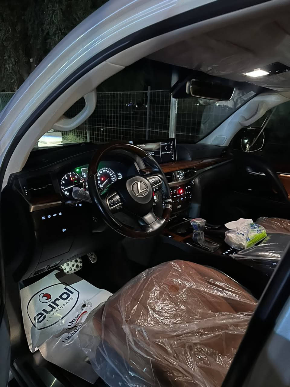 السلام عليكم
الكزز2019
ماشيه100 
بيها بارد بصيط
السعر74وبيها مجال
مكان بغداد
الهاتف ***********
