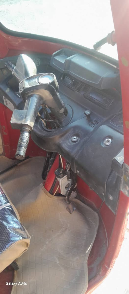 السلام عليكم تكتك تي في اس موديل 19اوراق اصليه كامله وبيه معامله مال ترقيم هم كامله تكتك بمعنى الكلمه جاهزه كل نقص مابيه السعر 3500وبيه محال مكاني بغداد الشعب ***********
