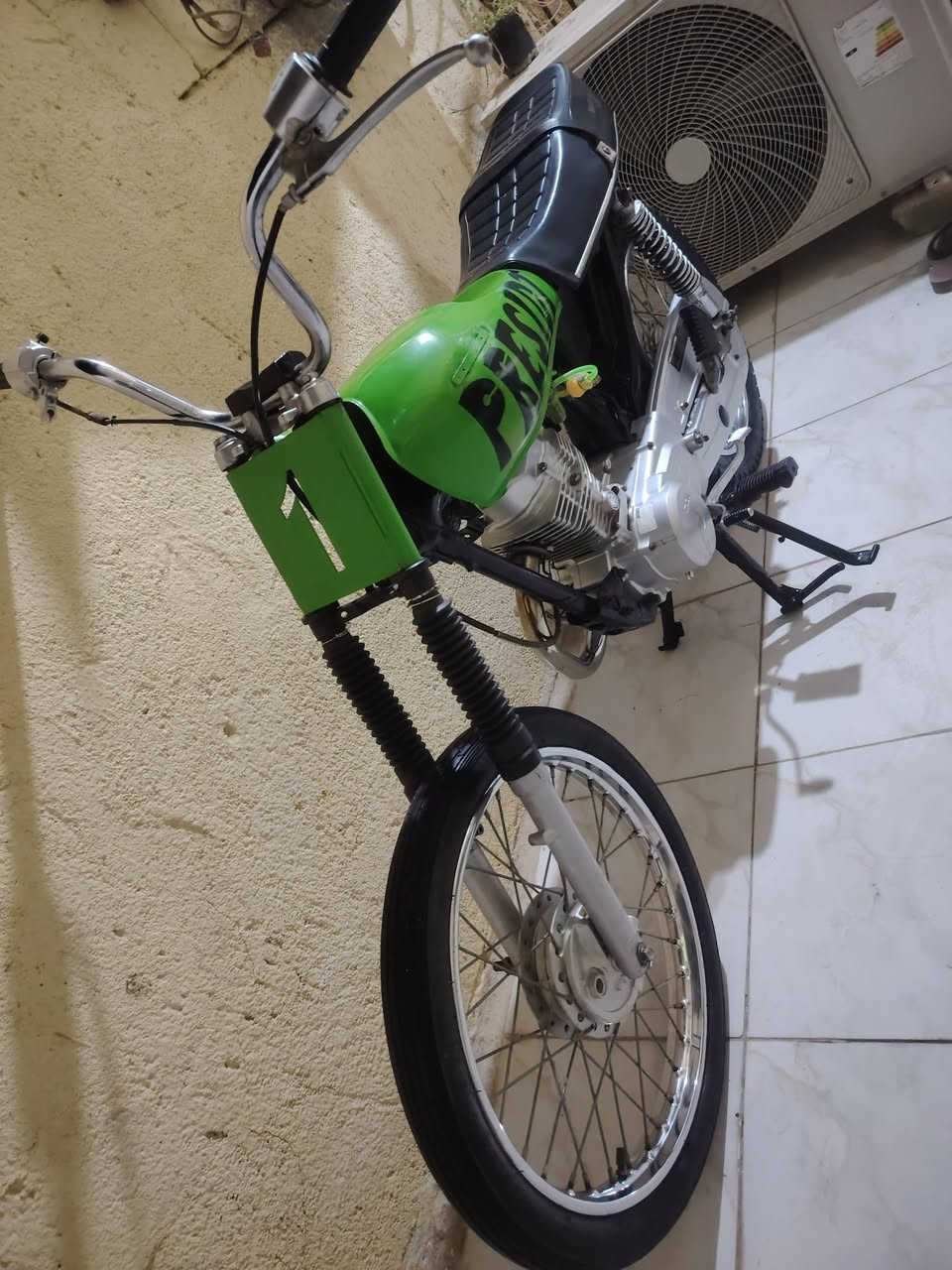 السلام عليكم اربع كير كلك لبيع موديل 25 مكينه برغي مامفتوح بيه مكان غماس السعر 425

***********
