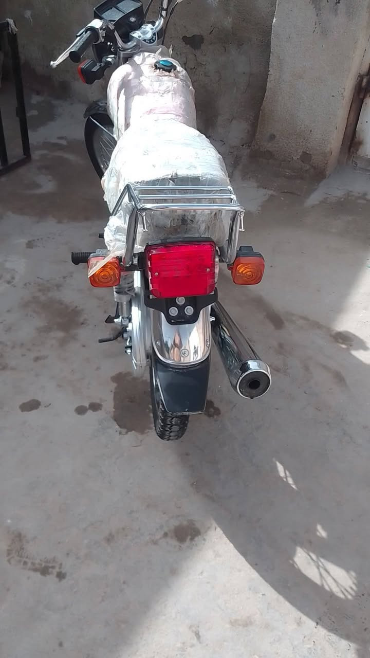 دراجه البيع موديل 26 سعر 700مكان كربلاء رقم الهاتف ***********
