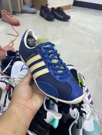 اديداس باله اصلي وكاله نضافه 100 بل 100 قياس 42 طول القدم 27 جلد شامو ...