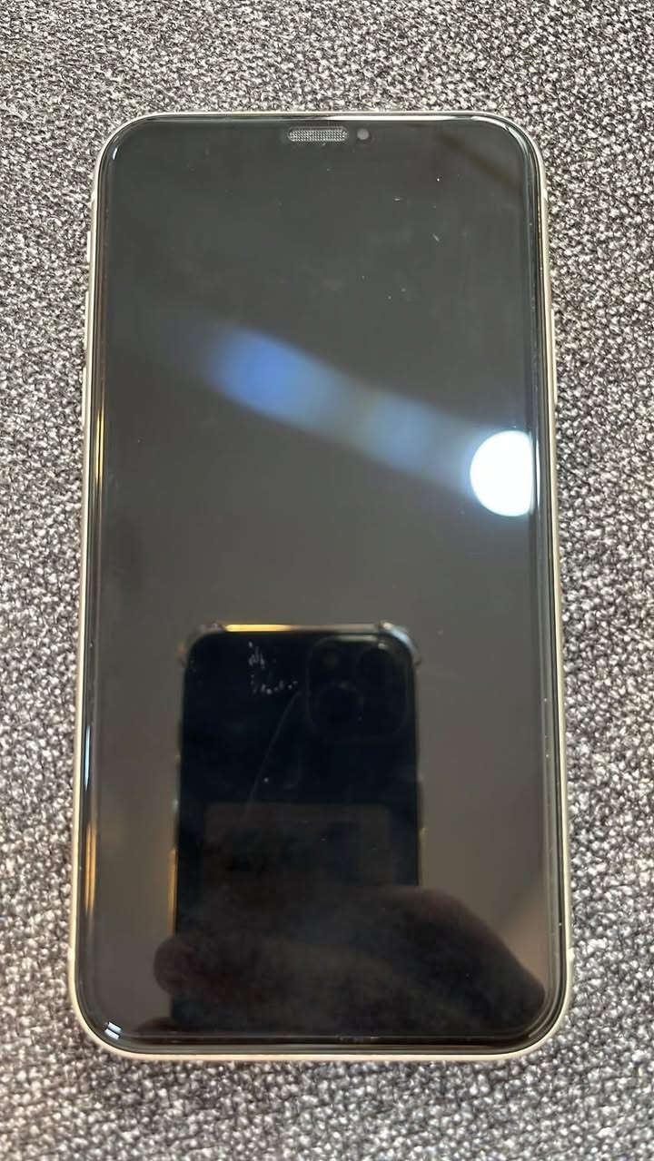 سلام عليكم ايفون ١١ عادي الجهاز فقط مبدل ضهر بلادي الجهاز ما مبدل بي شي وبي نقطين بيض بلشاشه من جوه ما مإثرات بشي ذاكره ١٢٨ بطاريه ٧٠ نموذج M بطاريه متصرف شحن طبيعي الجهاز ع وضع شركه سعره ١٨٠ وبي مجال بسيط مكاني بغداد تقاطع درويش


**إذا كنت صاحب هذا الإعلان وتريد حذفه لأي سبب، رجاءا أرسل رسالة إلى الدعم الفني**