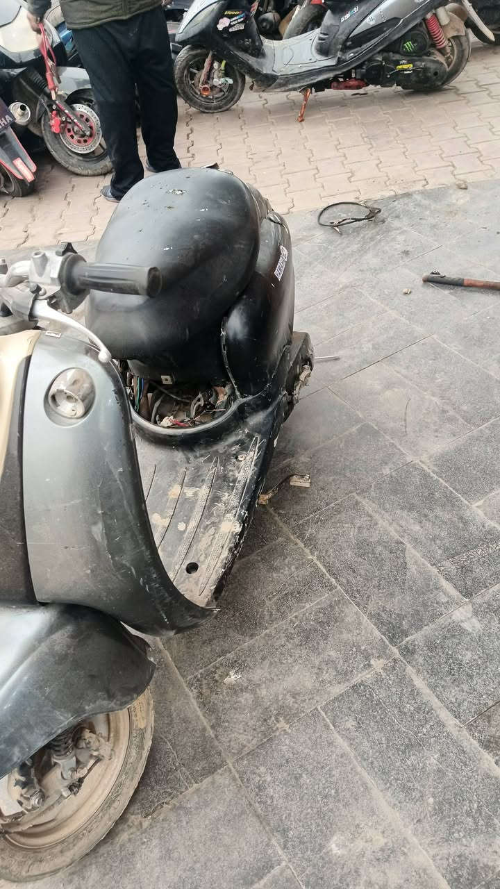 للبيع دراجة يوماها كلاسك عبد الحليم
نقص تحويلة بانزين وباتري  شغال محرك جديد تاير جديد سعر مناسب وبي مجال للطيبين 
***********
