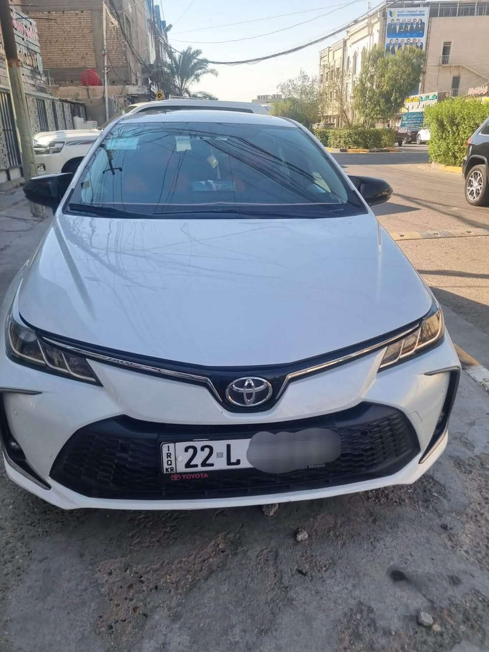 السلام عليكم سياره كورلا سارز للبيع موديل 2023 سياره مال بيت مال جناي تخم تاير تبريد ثلج حداديه 100/100 فول مواصفات مري شفط بصمه تشغيل بصمه ابواب فتحه شاشه كامره تحكم وباقي المواصفات محرك 1800  المعروفه رقم اربيل ابسمي ماشيه 69 بيهه حالوب خفيف ممبين وبارد شبر بل باب عكس السايق العنوان بغداد الحريه رقم الهاتف ***********
