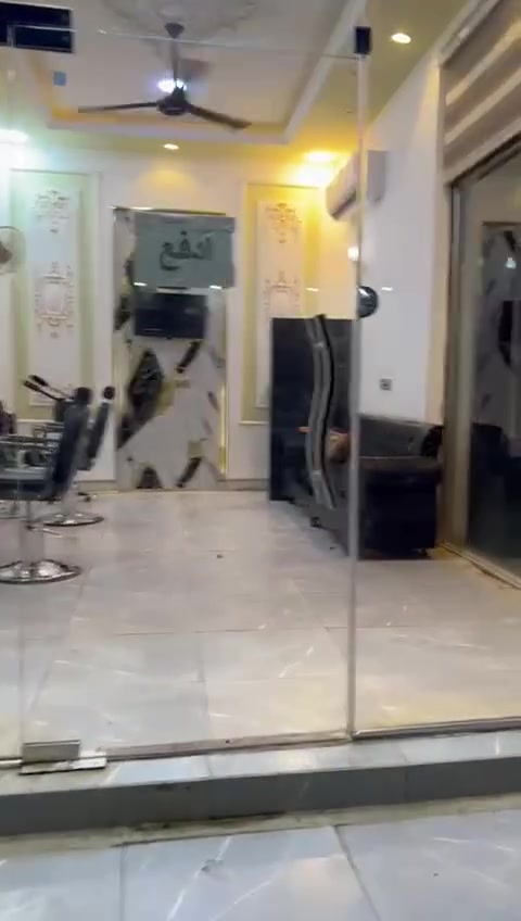 س
سلام عليكم محل حلاقه للبيع مكانه بالنجف قرب اسواق تلعفر قريب على سوك محل متكامل من كلشي  
***********
