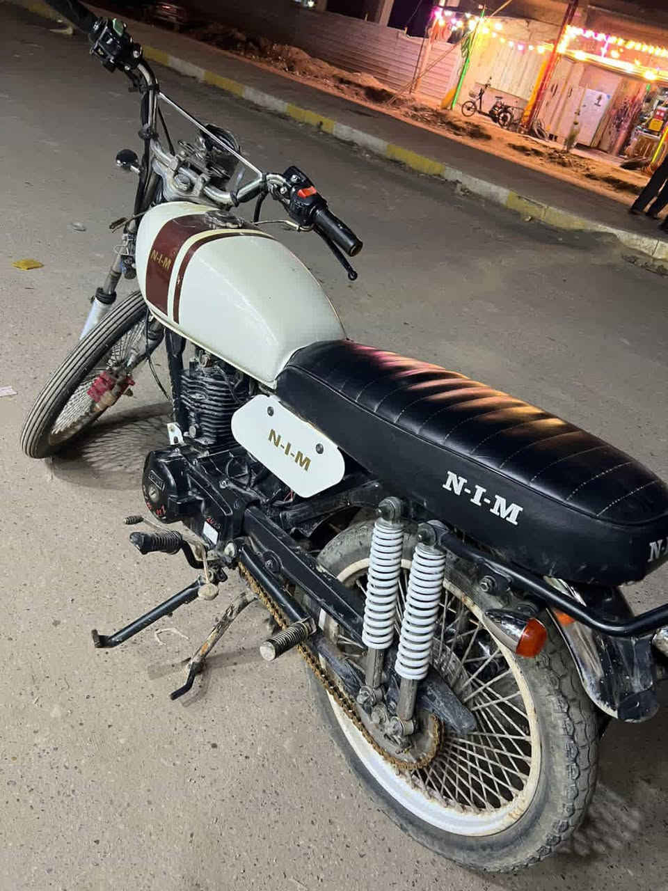 دراجه نامه أم زت MZ
موديل 23 اوراق أصولي 
دراجه جديده شلعه فول
نقص بس جاملغ واشاره 
دسگ أمامي اربع دبلات
مال جناي 
مكأن شطره خاص موجود 
***********
