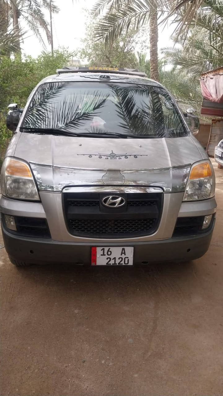 ستاركس مفتوح اصل 2007 سيارة حلوة ونضيفة رقم انكليزي جديد. السعر 85 وبيها مجال رقم راعيها  *********** انا مكلف بالنشر
