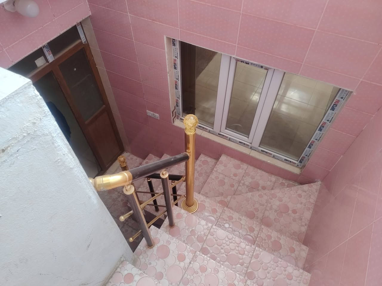 مشتمل للبيع خانقين او باره خلف معرض جزيره مساحه ١٣٠ طابو صرف طابق واحد *********** سعره ٥٥مليون بي مجال
