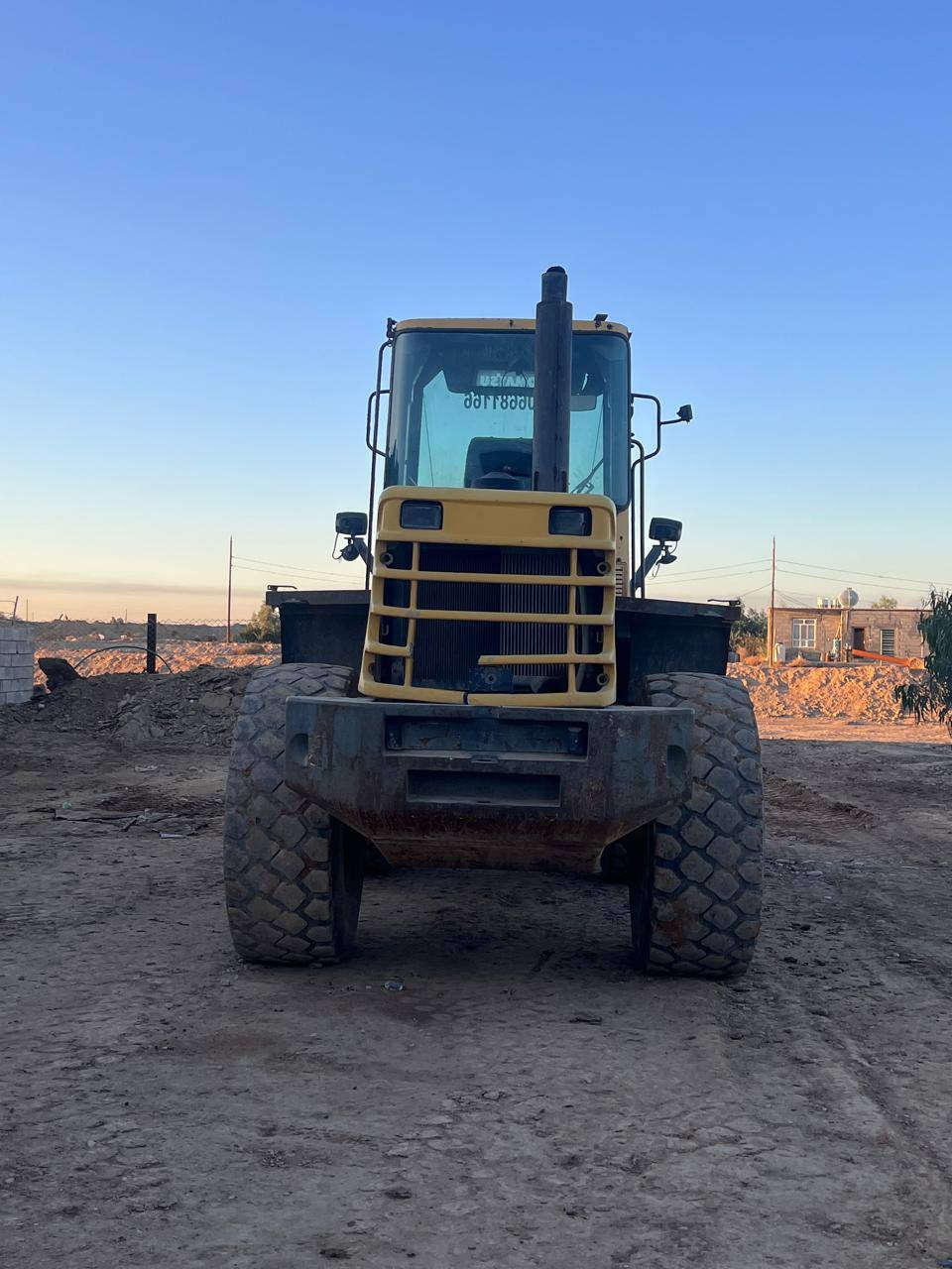 سلام عليكم للبيع كوماتسو موديل 98 رقم اربيل حجم ٢٧٠ السعر ١٦٥ العنوان تكريت الهاتف ٠٧٨٥٤٩٥٠١٩ /***********
