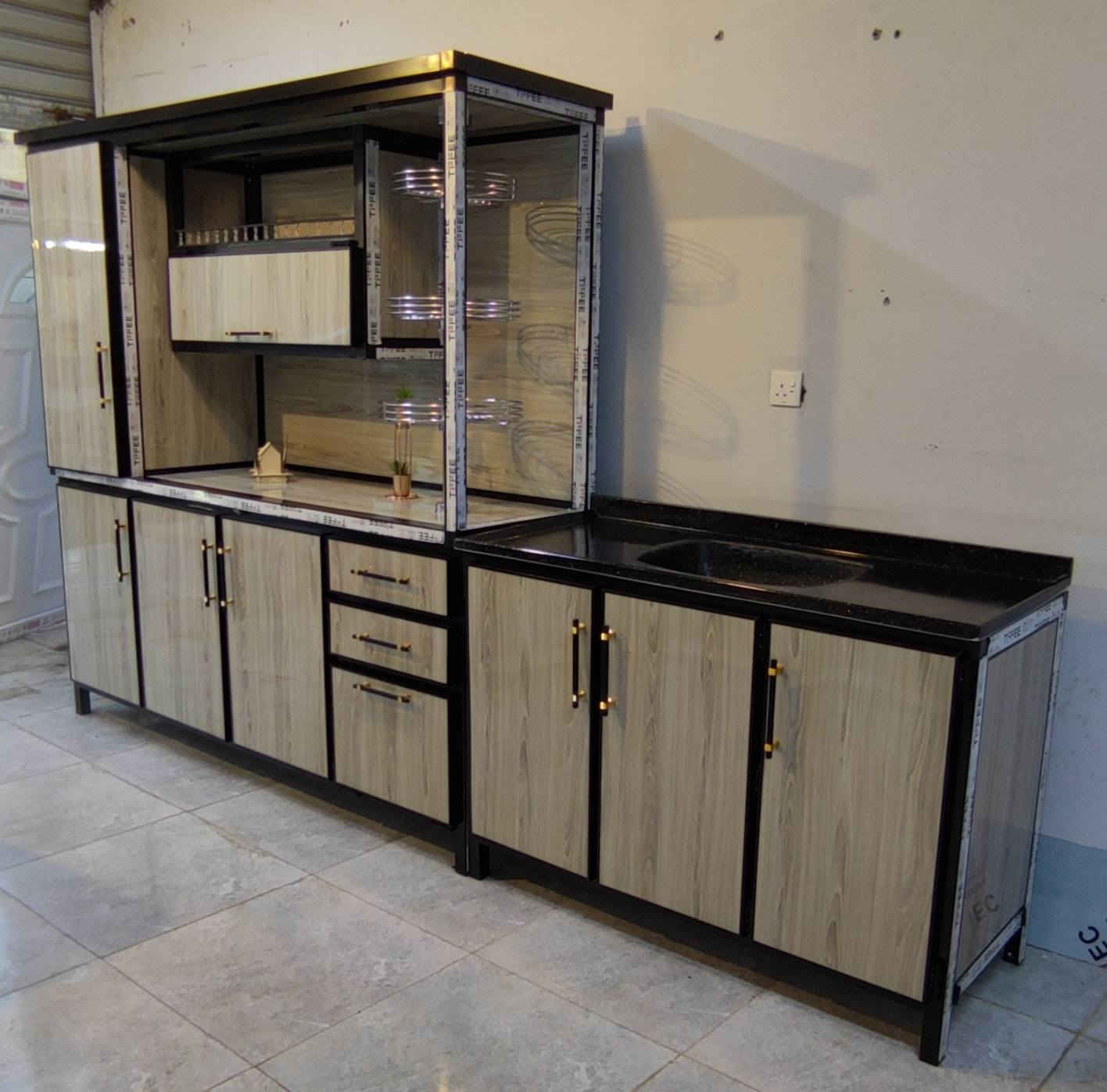 شبابيك سلايت المنيوم 
 ابواب وشبابيك بلاستك 
كاونترات المنيوم/تركي/صيني 
كاونترات فصال حسب الطلب والقياس 
***********
***********
