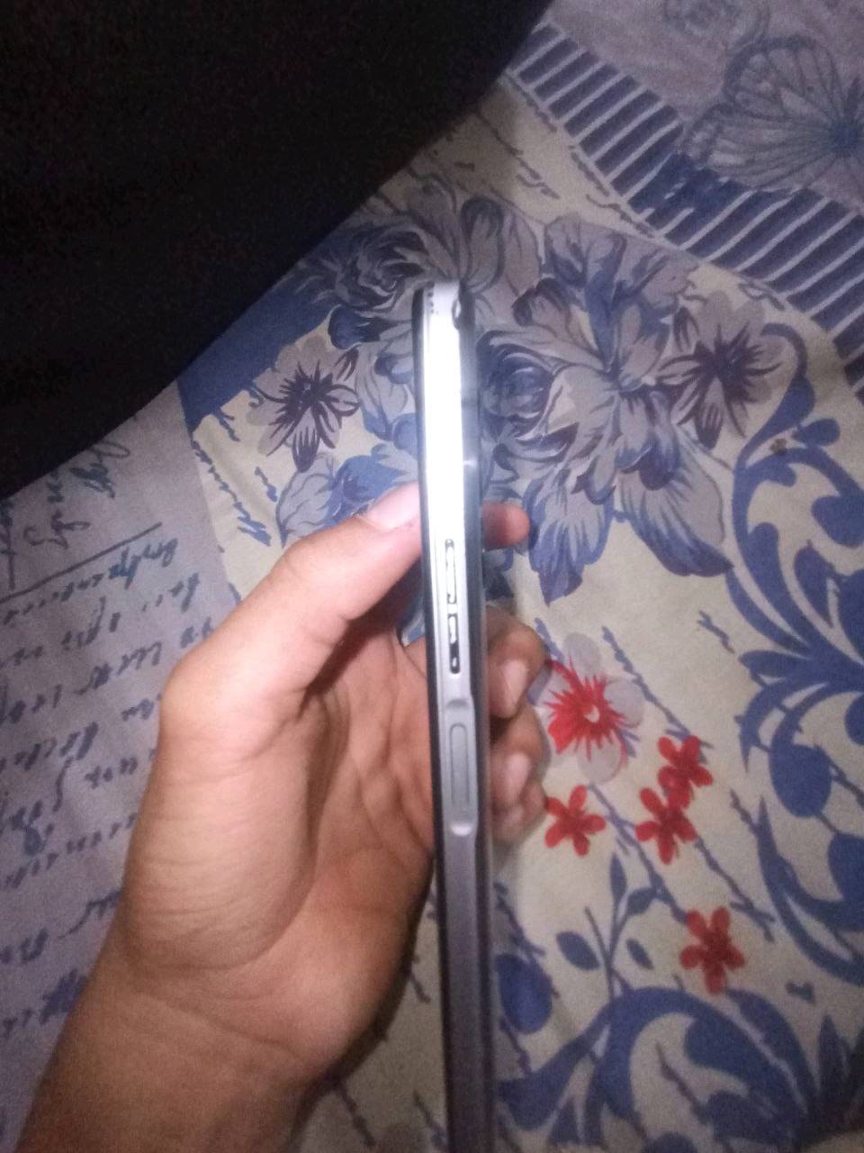 السلام عليكم 

جهاز Techno Pova 3

كلشي مامبدل بي 

شاشته ولا كسر او فطر بيها 

بطاريته 7000 

وتجيك وياه شاحنه 45 واط

ما بي اي عطل ومستخدم فقط سنتين 

بس الكامره الخلفيه بيها كسر بسيط بس ميأثر على الصور

للتواصل واتساب *********** مكاني بغداد/النعيرية قرب جامع عرفات

#السعرـخاص