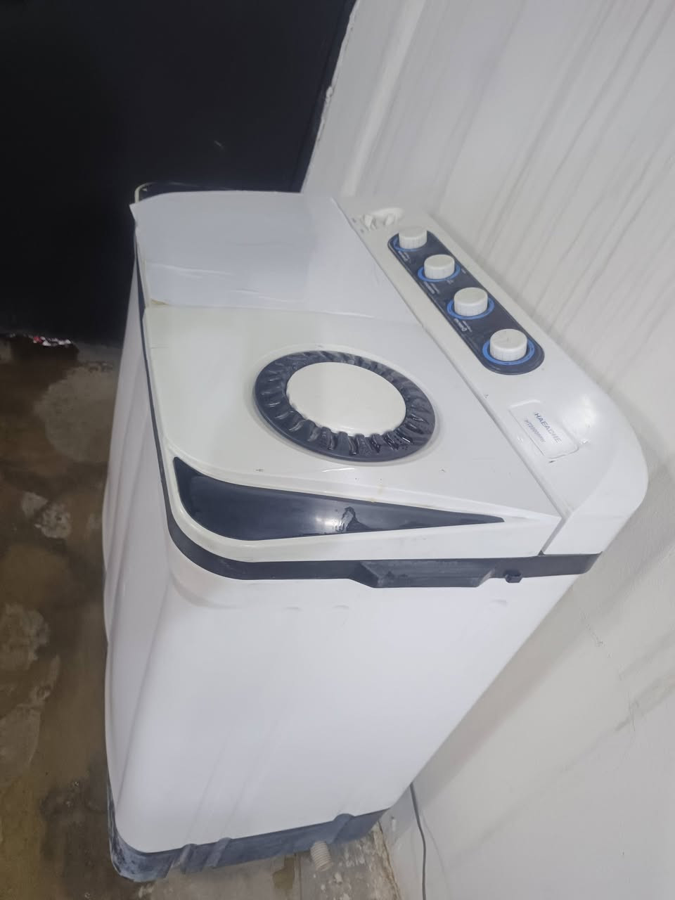 س ع غساله هيتاشي 16 كيلو كل عيب مابيها غسل تنشيف بالشرط السعر 65 وبيها مجال مكاني كركوك جي عسكري شراي اتصل ***********
