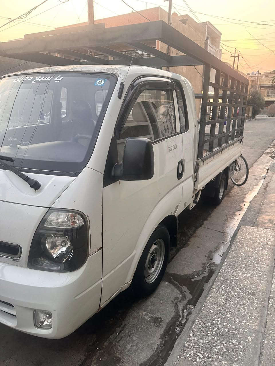 السلام عليكم كيا حمل 2014 رقم بصره السياره خير من الله مكفوله من الشواصي وكير وكسل بيه خيط تبخير 
للاستفسار اتصال *********** مكاني بغداد الشعب 
السعر 90 وبيها مجال
