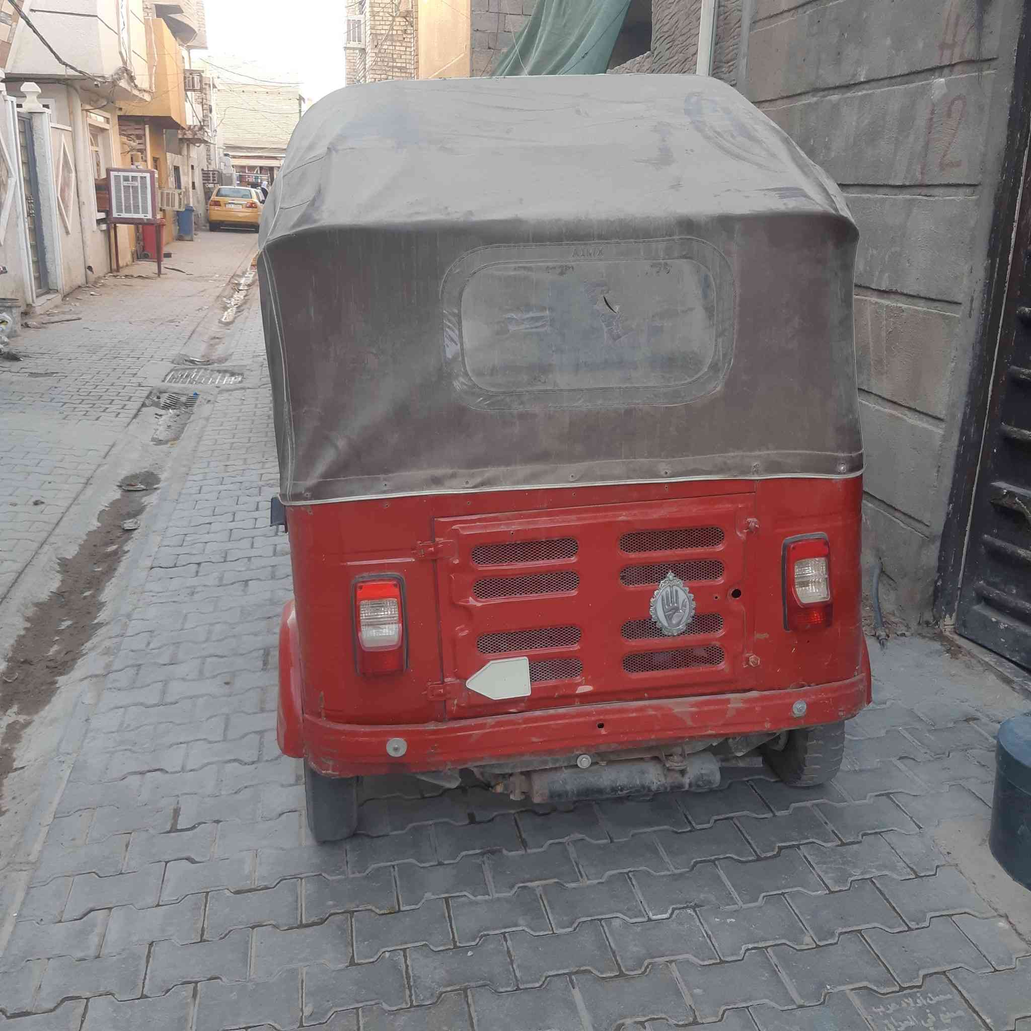 تكتك للبيع موديل 2018 التكتك بااسمي معامله ترقيم كامله باقي بس استلام الوحات والسنويه 
التكتك يراد بيها شويه تعديلات وترتيبات
العنوان بغداد شعله الصدرين الدوانم شارع اسواق علاء قرب جامع الامام علي 
السعر 3300وبيها مجال بسيط
***********وات ساب
