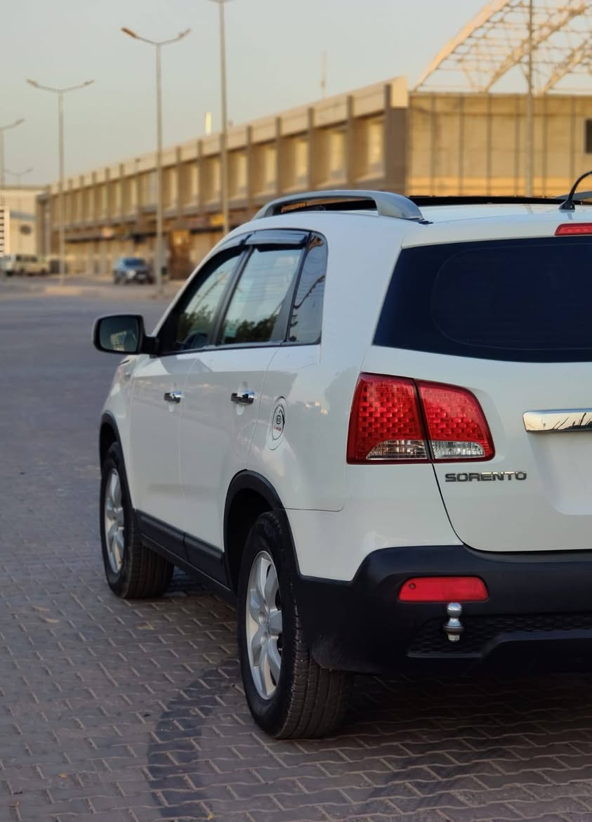 للبيع سورنتو 2011 بانوراما  محرك 4 بستم 
محرك ممفتوح
ماشية 161
سنوية غير نافذ 
تخم تاير جديد
سلايت شغال 
بانوراما 
شاشة كامرة
تبريد ثلج
تبريد قطعتين
بدون تبديل بدون صبغ 
سونر مرفق مع صور 
سعر 152 وبي مجال
للاستفسار *********** خناقين, ديالى
