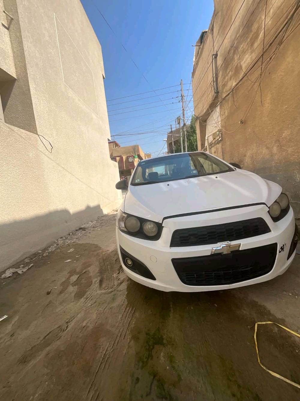 🚗 للجادين فقط – شفروليه سونيك 2012 وارد خليجي 🚗

إذا تبحث عن سيارة اقتصادية، نظيفة، وسعرها مناسب، فهذه فرصة تستحق المعاينة.

✅ المواصفات:

- شفروليه سونيك موديل 2012 – وارد خليجي.
- مكينة وكير مكفولات.
- بدون صبغ، فقط بارد كما هو موضح بالصور.
- السنوية جديدة وباسمي.
- التحويل مباشر ثاني يوم.
- رقم بغداد – مشروع وطني – الهزة جديدة.
- السيارة كاملة ولا يوجد أي نقص.
- صدر الأمامية (الحديد) تم شده قبل أسبوع.
- صدر الخلفية جديد وتم تبديله.
- تخم تايرات جديد.
- بطارية جديدة تم تبديلها قبل يومين.

🔧 الملاحظات بكل أمانة وشفافية:

- تحتاج فقط كمبريسر.
- يوجد صوت رواجز عند أول تشغيل فقط، وبعدها يختفي.
- دهن المحرك مبدل قبل يومين.

السيارة معروضة بكل مصداقية، ولا أخفي أي ملاحظة عن المشتري. افحصها بأي مكان، وجيب ميكانيكي تثق به، وإذا عجبتك توكل على الله.

📍 الموقع: بغداد – حي الجهاد.
📞 للاتصال: ***********
💰 السعر: 63 قابل للتفاوض للمشتري الجاد وبعد المعاينة فقط.

رجاءً اقرأ الإعلان كامل قبل الاتصال، والاتصال للجادين فقط.